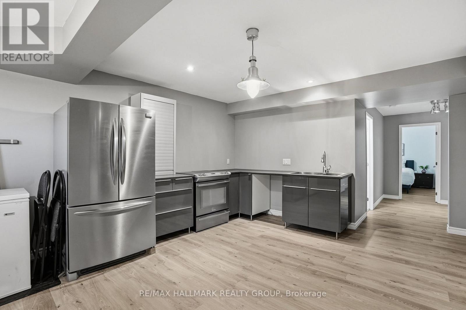 1028 LAVIOLETTE STREET - 31