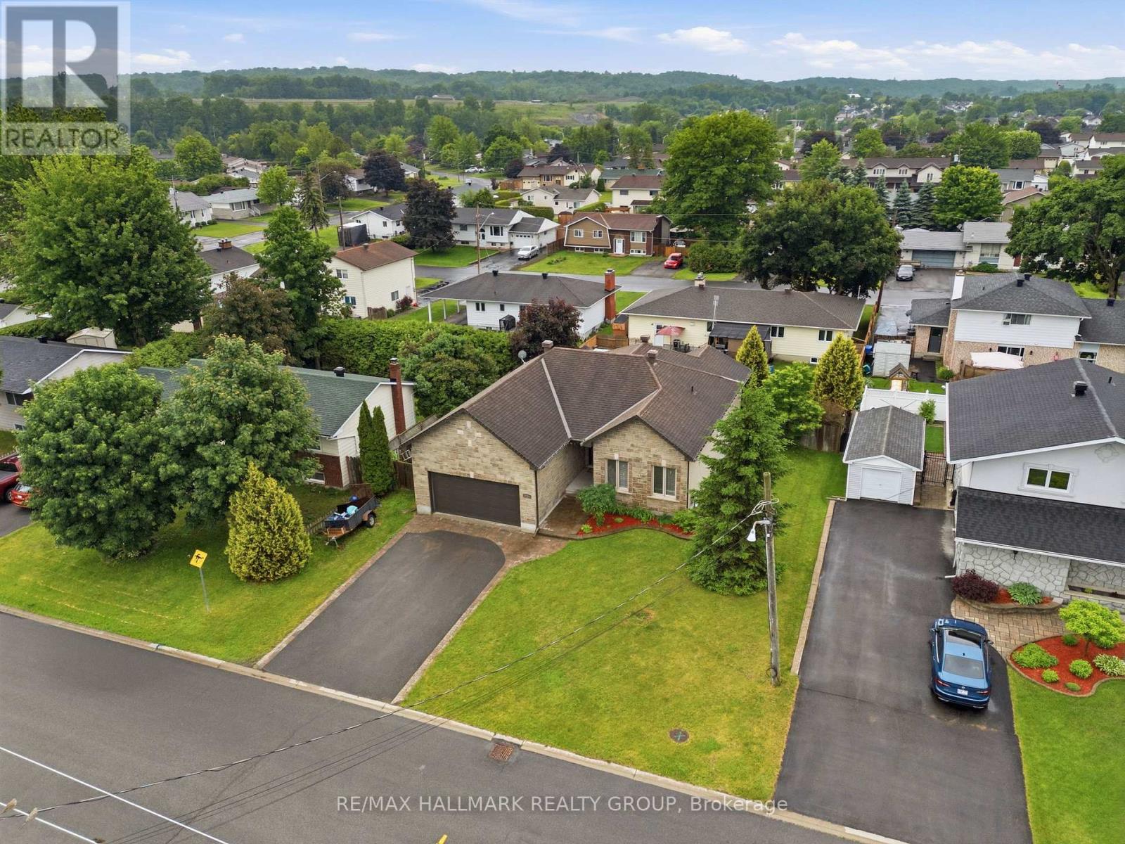 1028 LAVIOLETTE STREET - 37