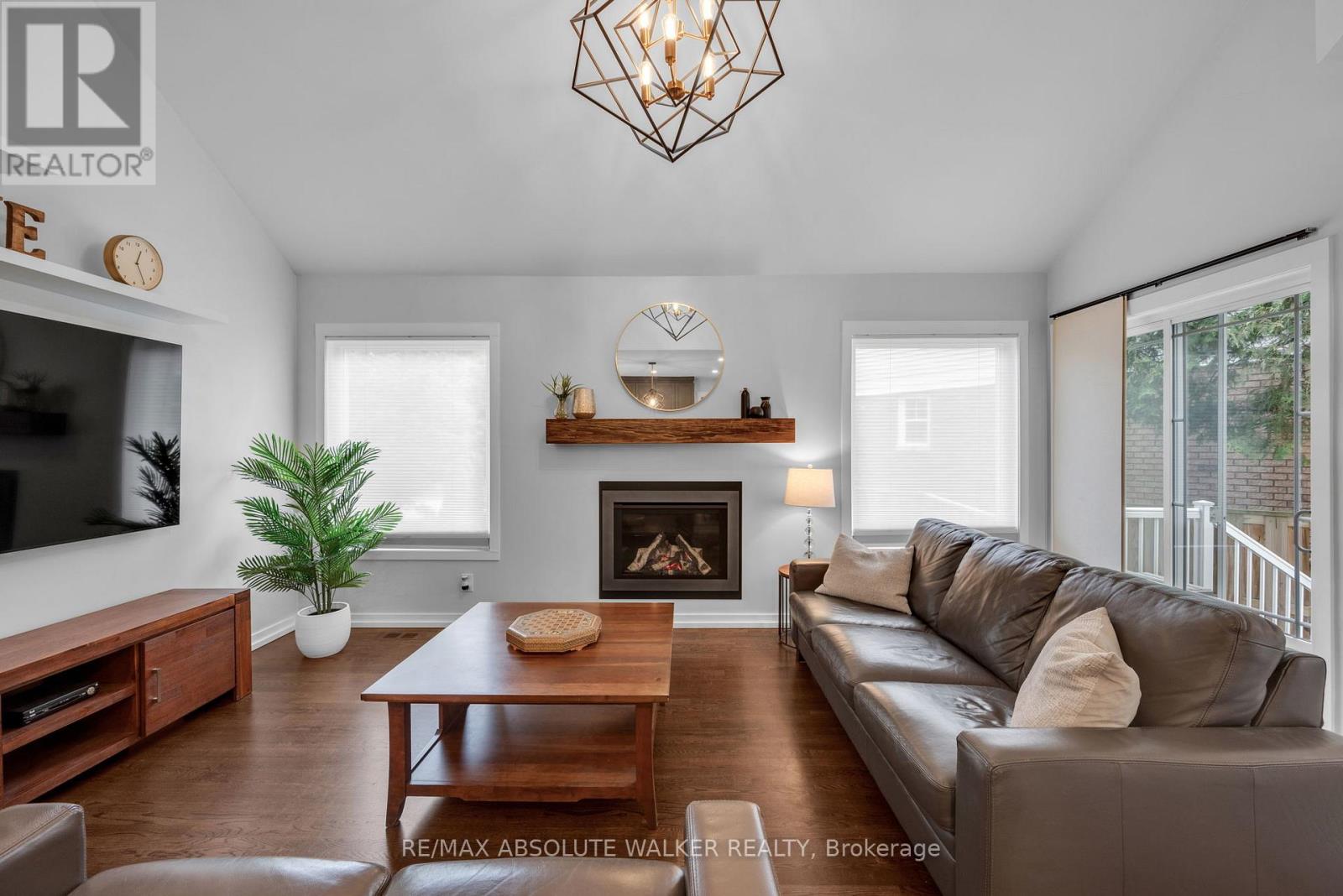 4 Bed, 3 Bath House for Sale in Ottawa – 1368 NORVIEW CRESCENT, Ottawa – MLS# X13532680 - Image 16