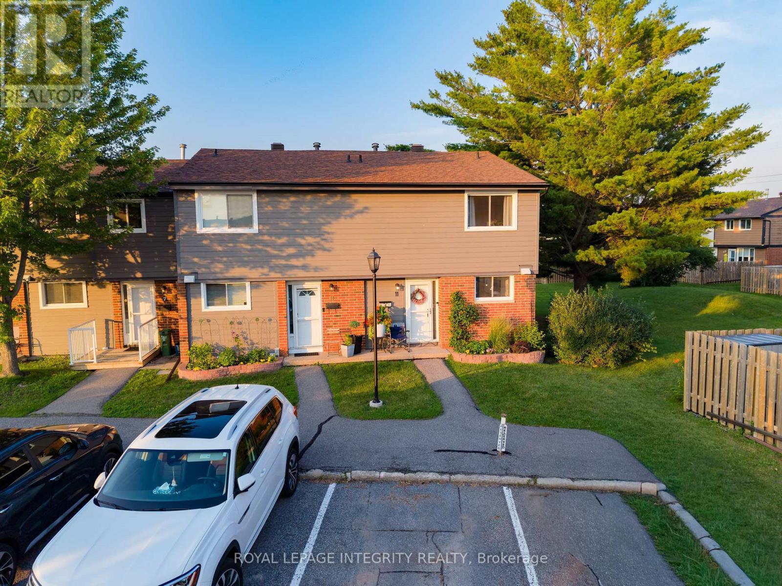 3 Bed, 2 Bath House for Sale in Ottawa – 11 GLENCOE STREET, Ottawa – MLS# X13532754 - Image 37