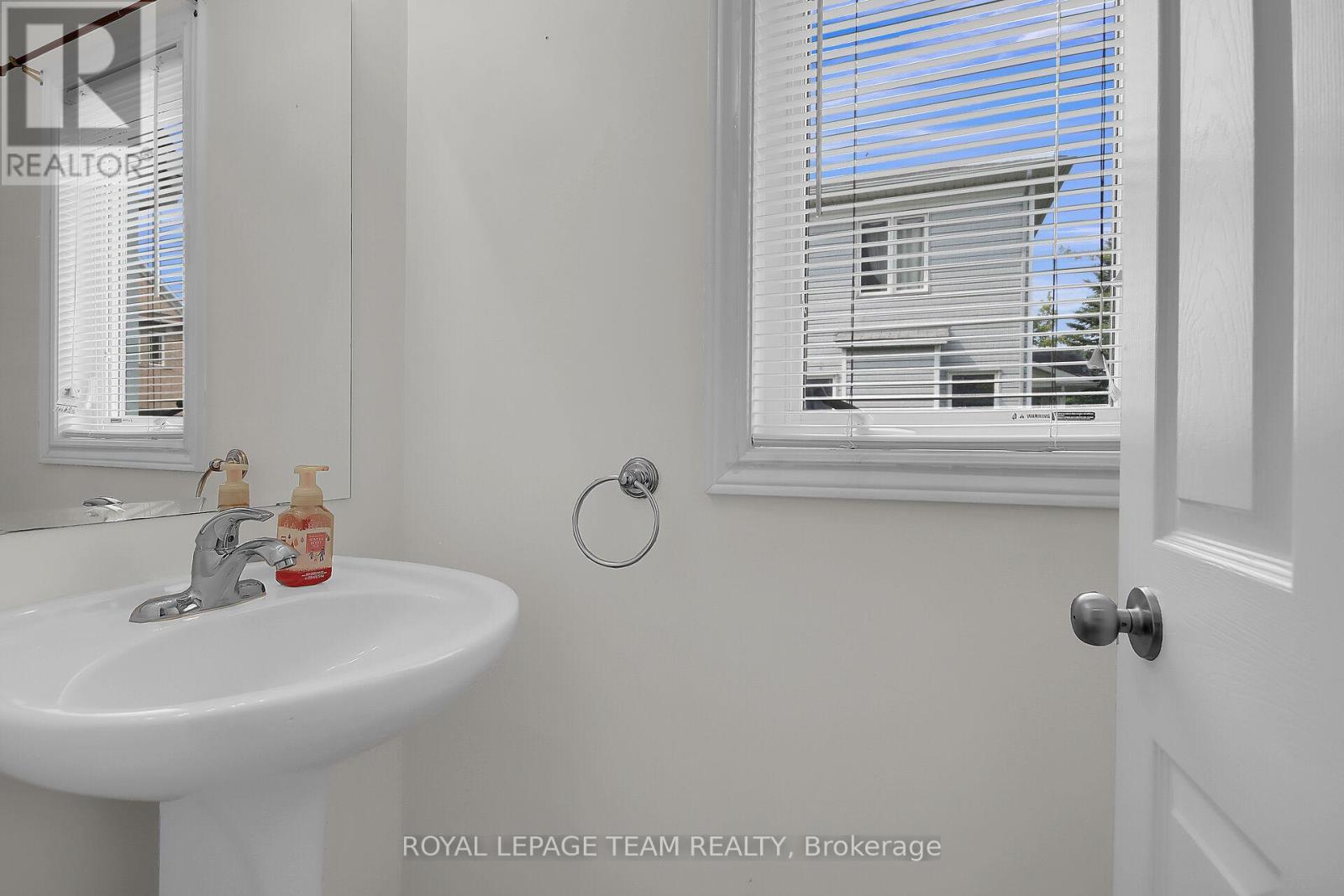 3 Bed, 3 Bath House for Rent in Ottawa – 159 TACOM CIRCLE, Ottawa – MLS# X13532816 - Image 13