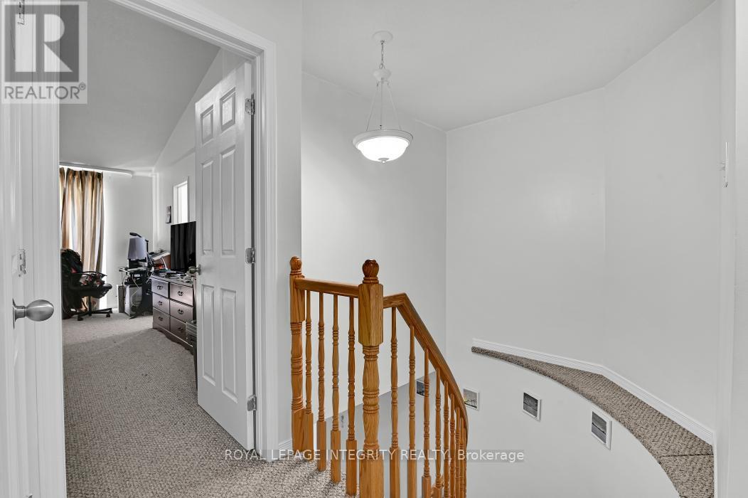 3 Bed, 3 Bath House for Sale in Ottawa – 161 ROMINA STREET, Ottawa – MLS# X13532820 - Image 19
