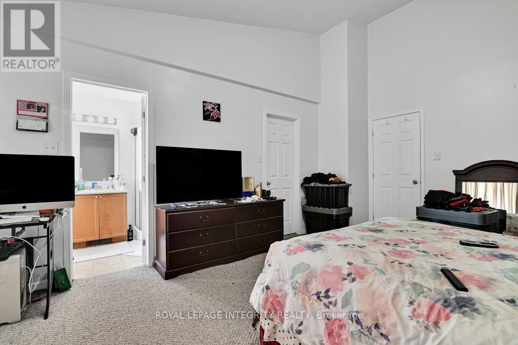 3 Bed, 3 Bath House for Sale in Ottawa – 161 ROMINA STREET, Ottawa – MLS# X13532820 - Image 21