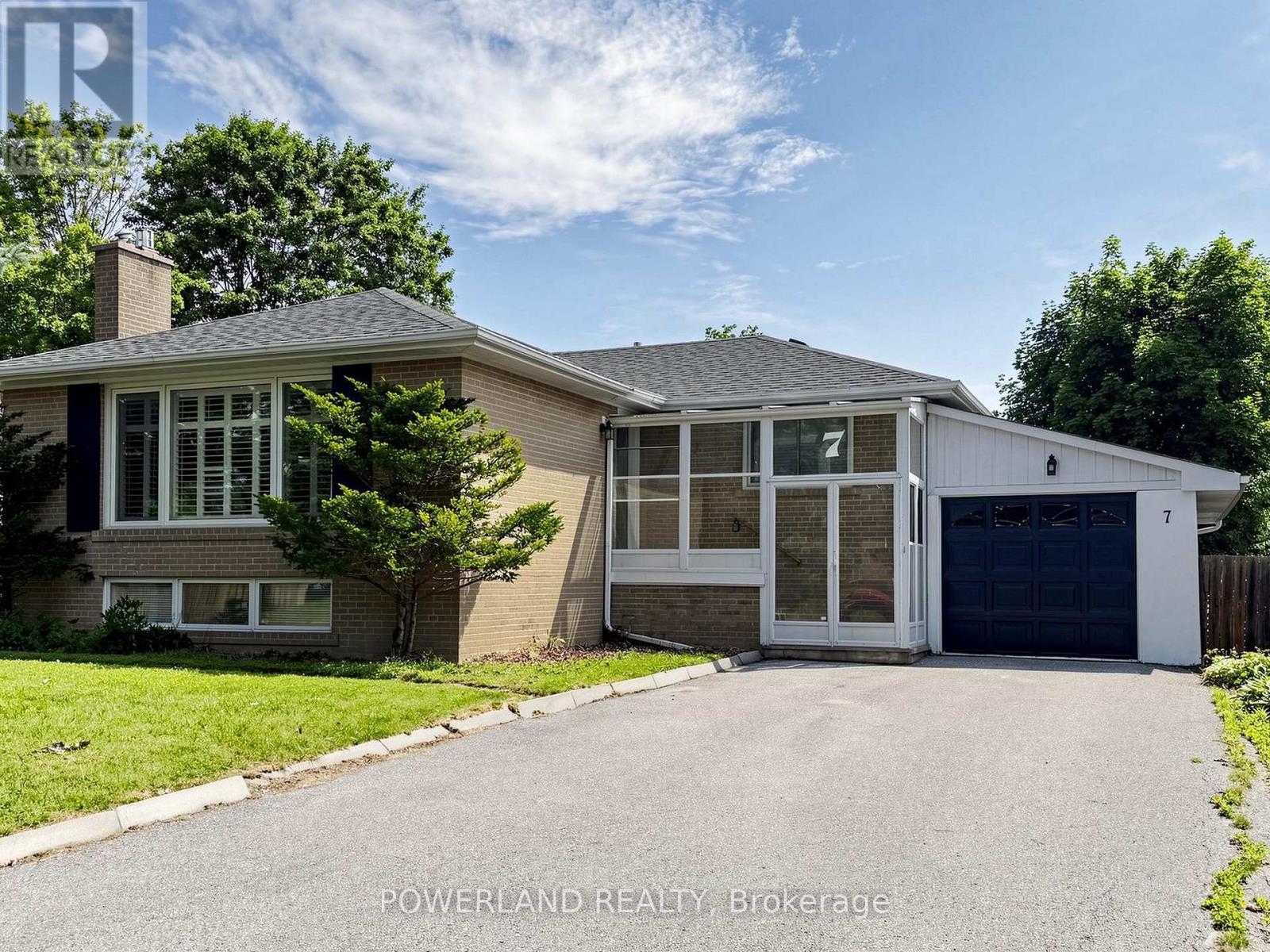 7 LAURENTIDE AVENUE - 2