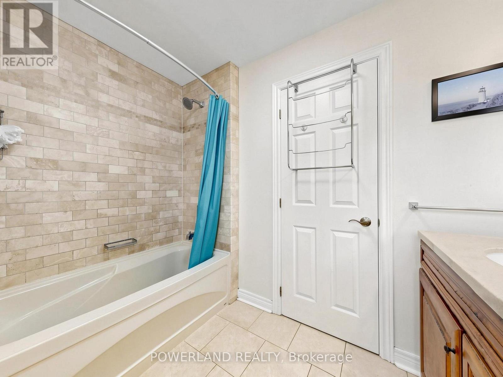 7 LAURENTIDE AVENUE - 24
