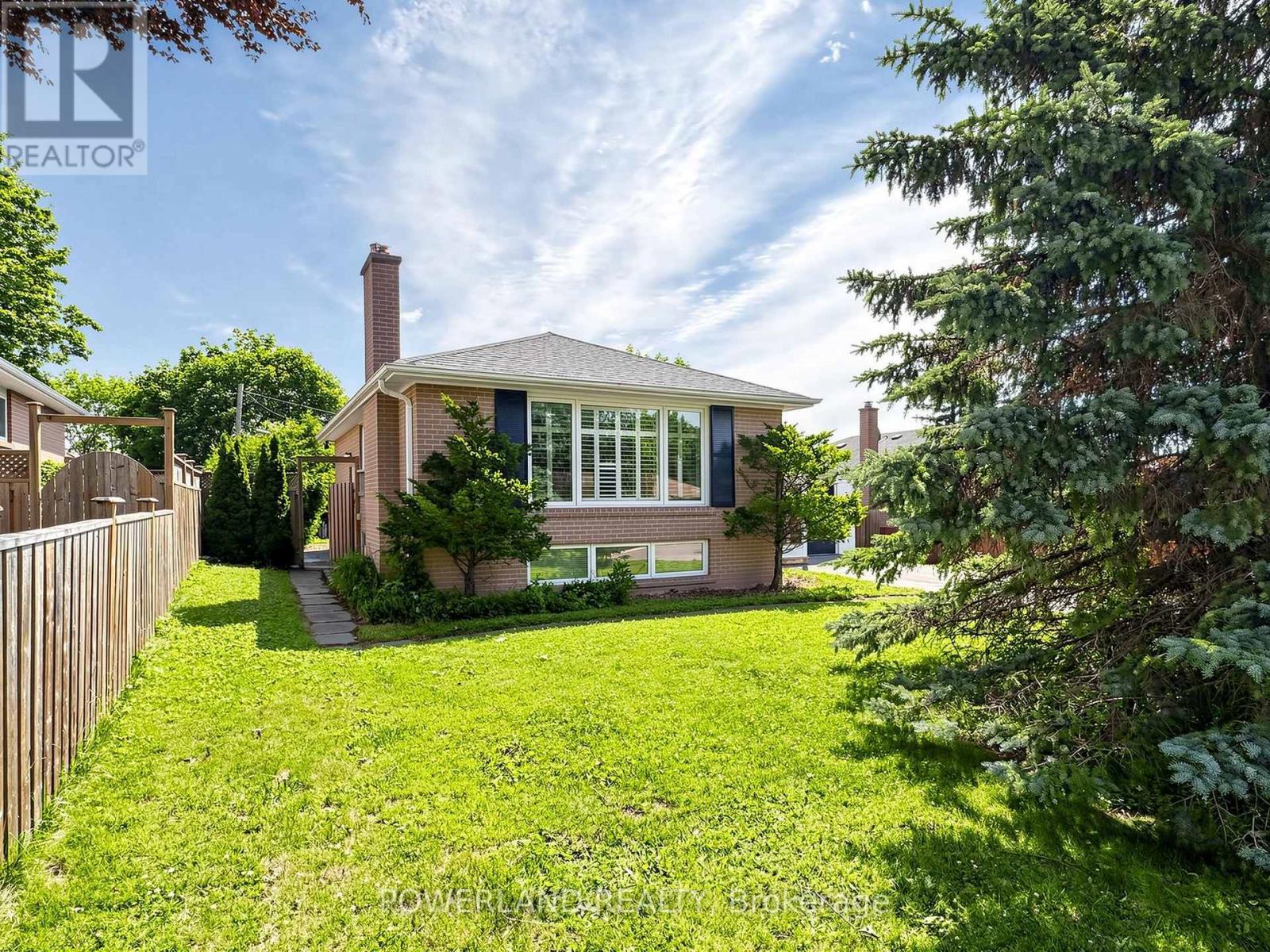 7 LAURENTIDE AVENUE - 6