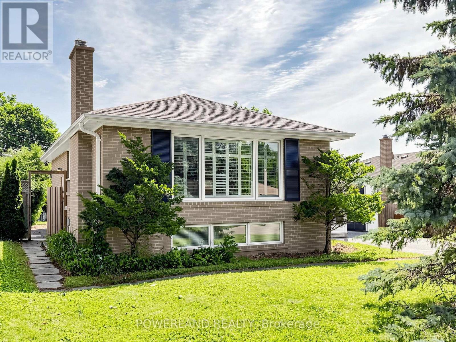 7 LAURENTIDE AVENUE - 7
