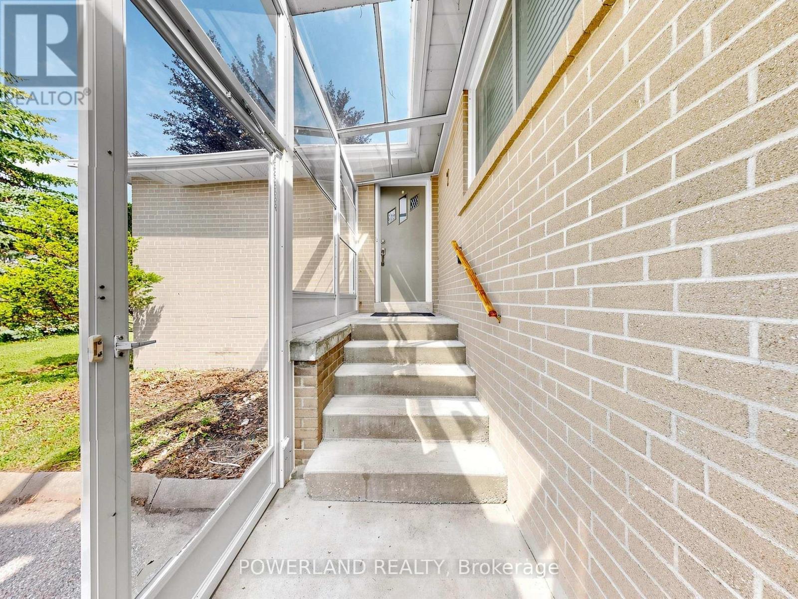 7 LAURENTIDE AVENUE - 8