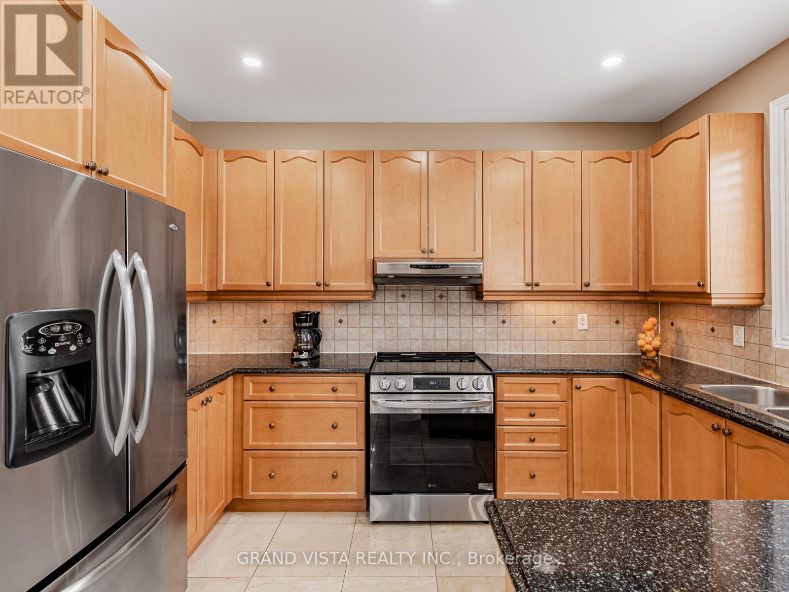 31 ROUTLEDGE DRIVE - Image 10