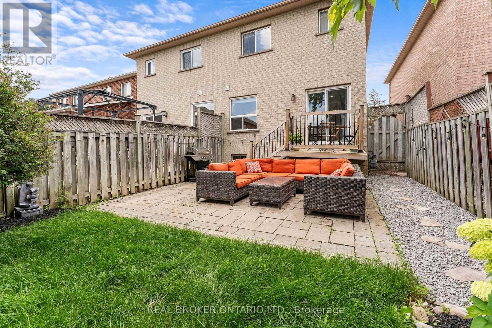 821 PUCKS PLACE - 39