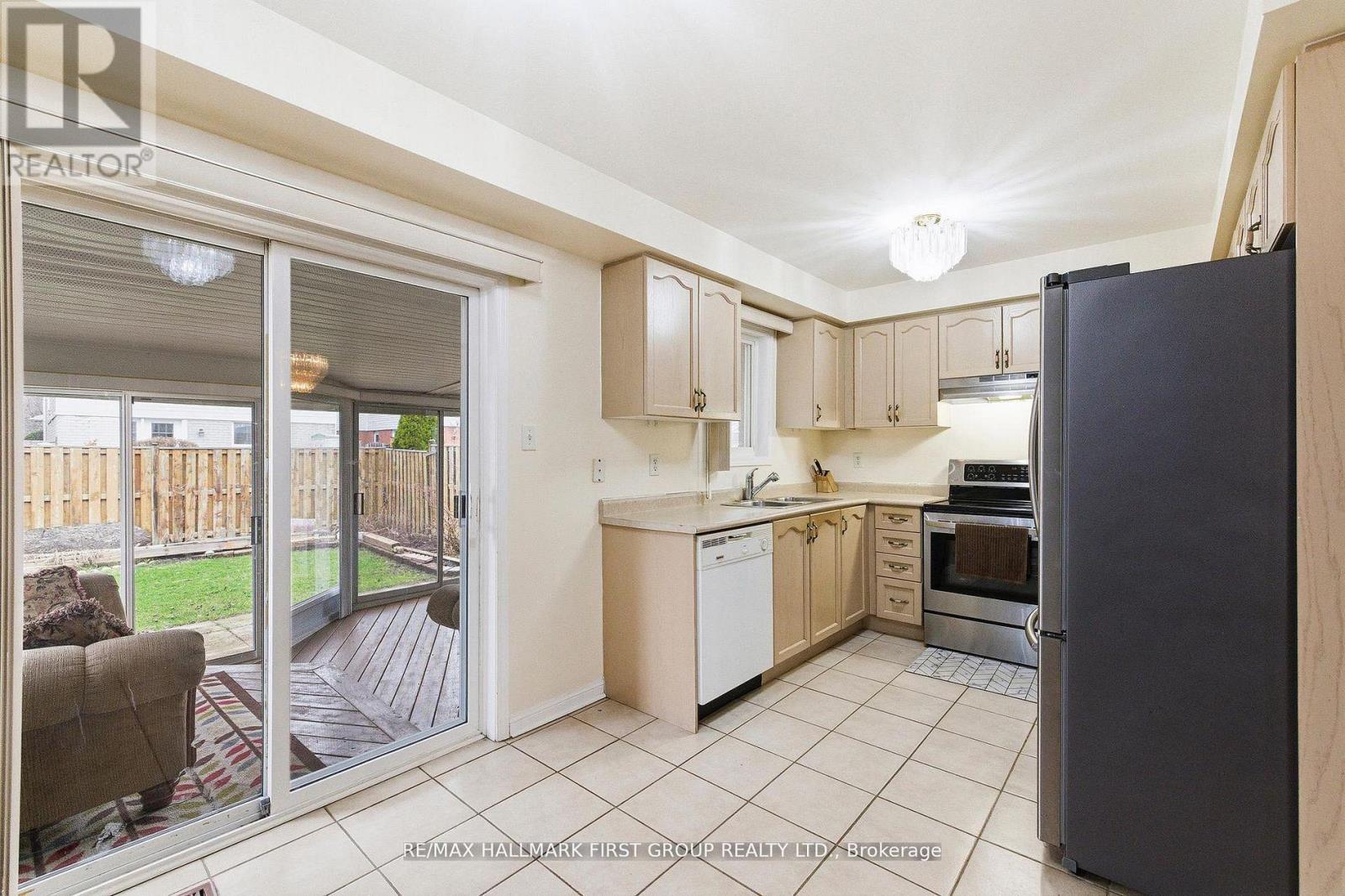 32 SAMANDRIA AVENUE - 8