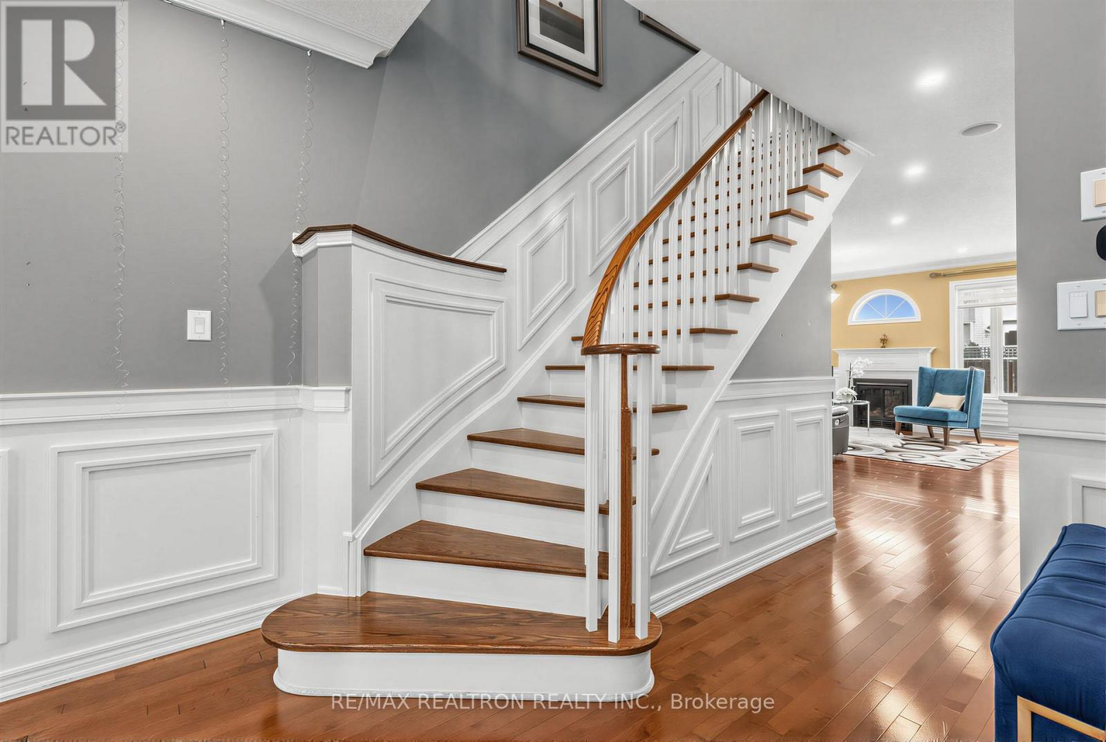 78 OAKBOROUGH DRIVE - 17