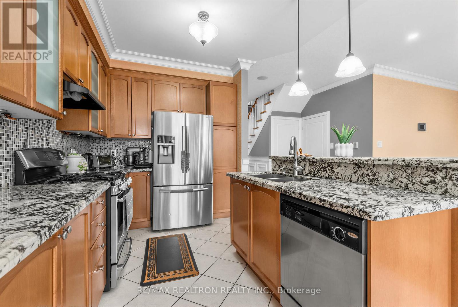 78 OAKBOROUGH DRIVE - 14