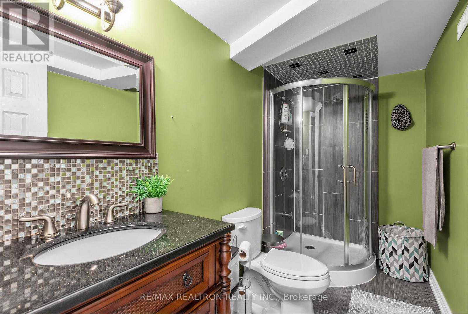 78 OAKBOROUGH DRIVE - 30