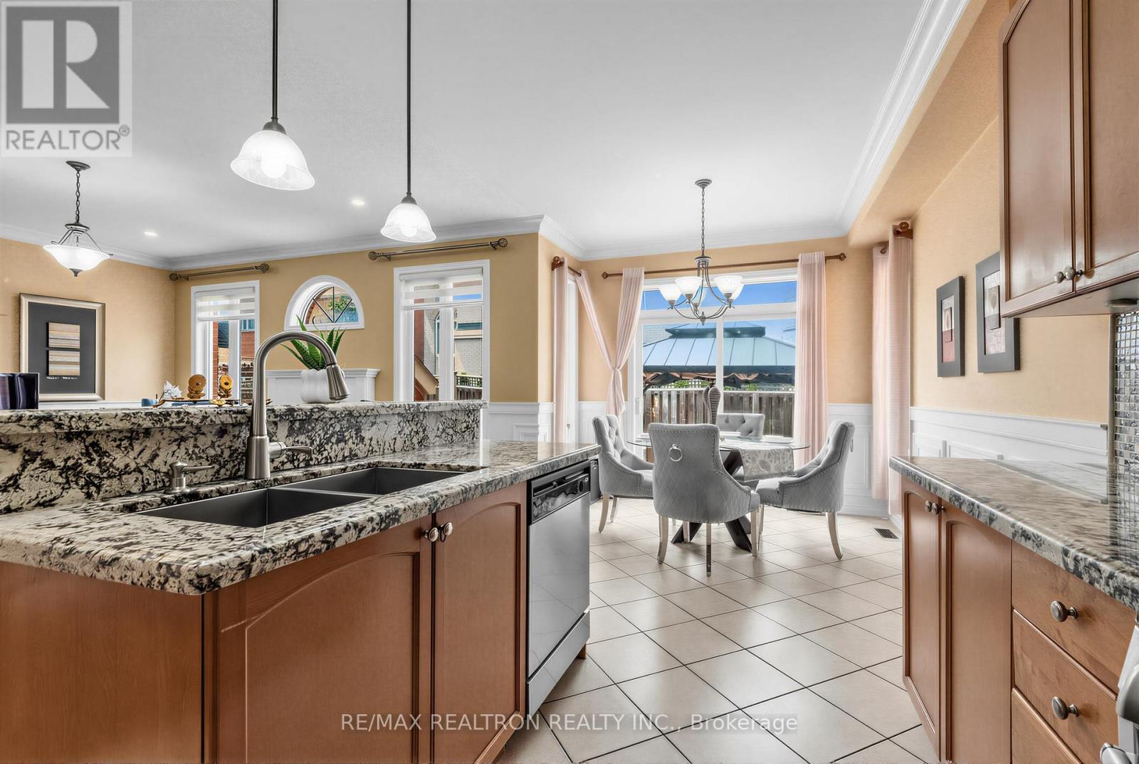 78 OAKBOROUGH DRIVE - 15