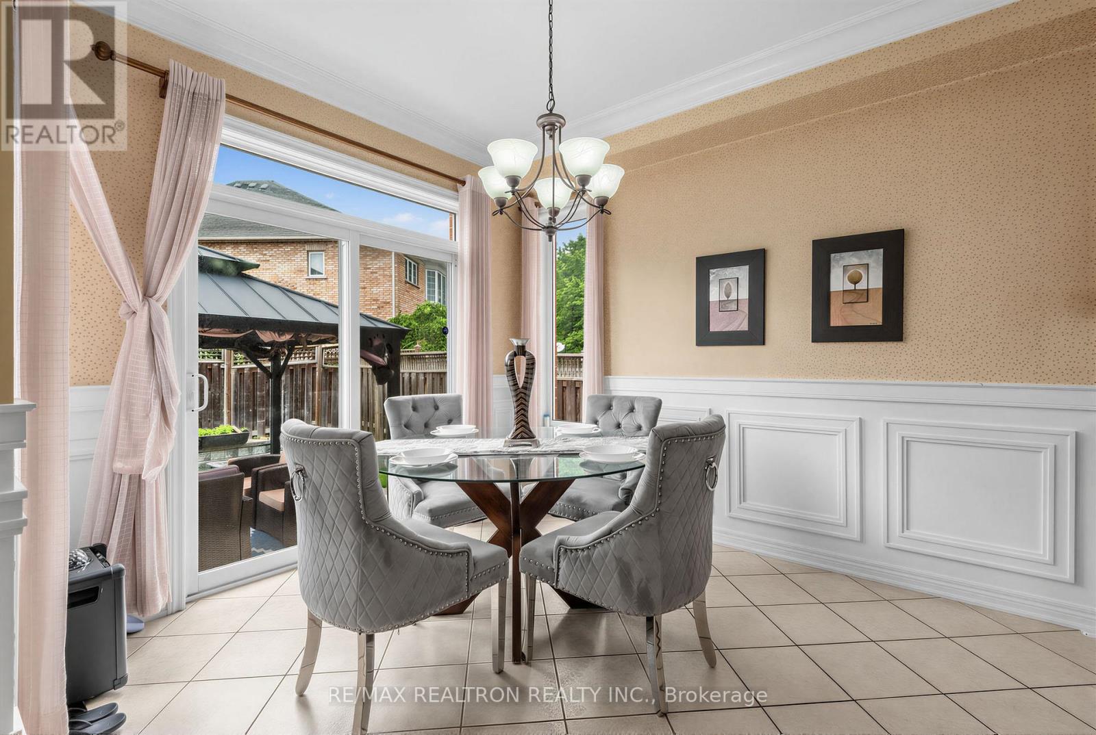 78 OAKBOROUGH DRIVE - 16