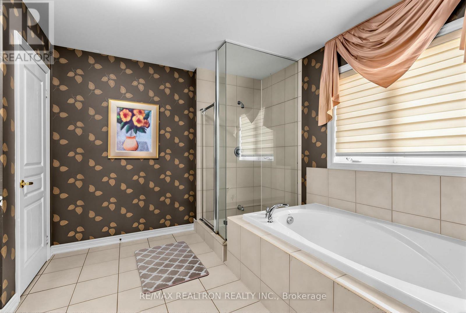 78 OAKBOROUGH DRIVE - 21