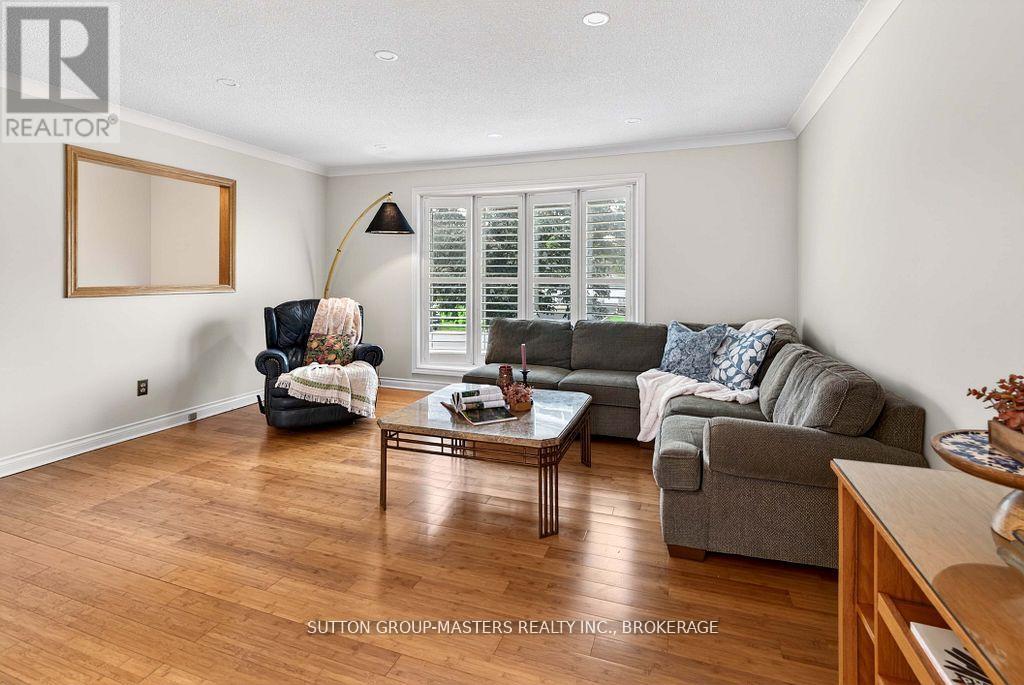 259 INVERNESS CRESCENT - 11