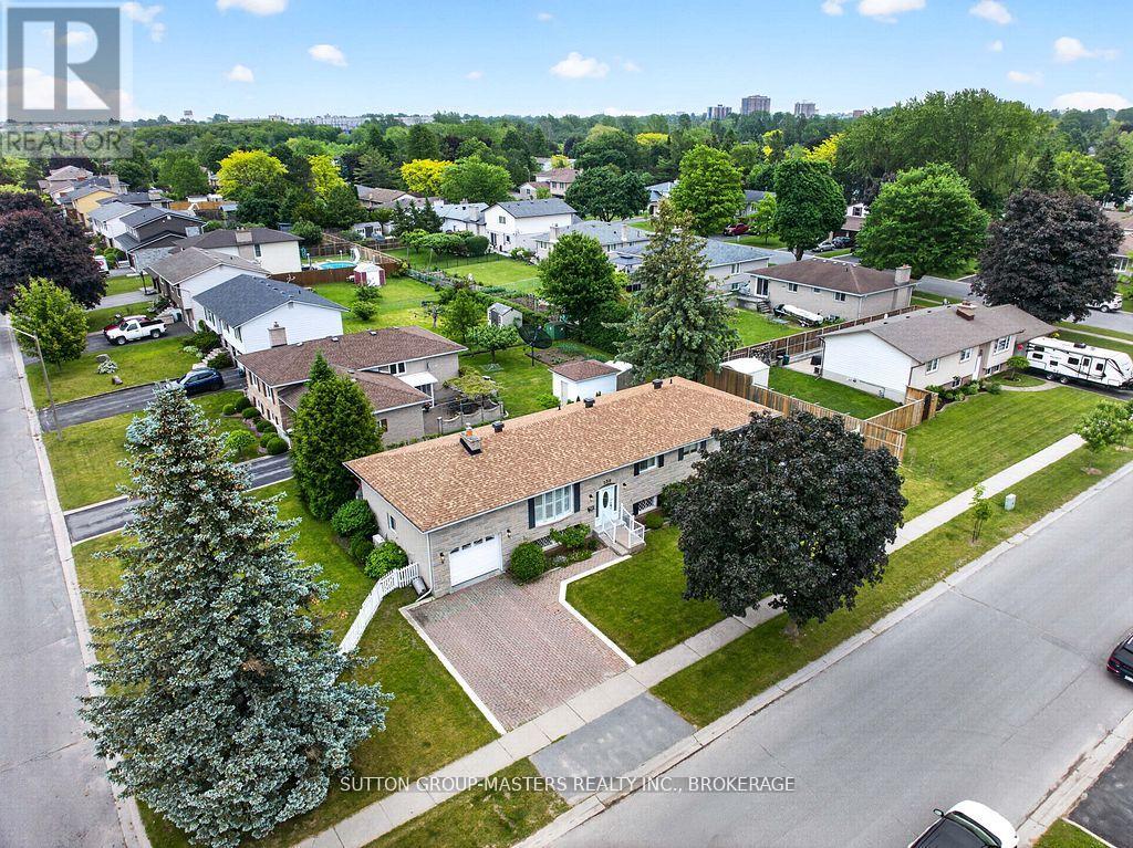 259 INVERNESS CRESCENT - 3