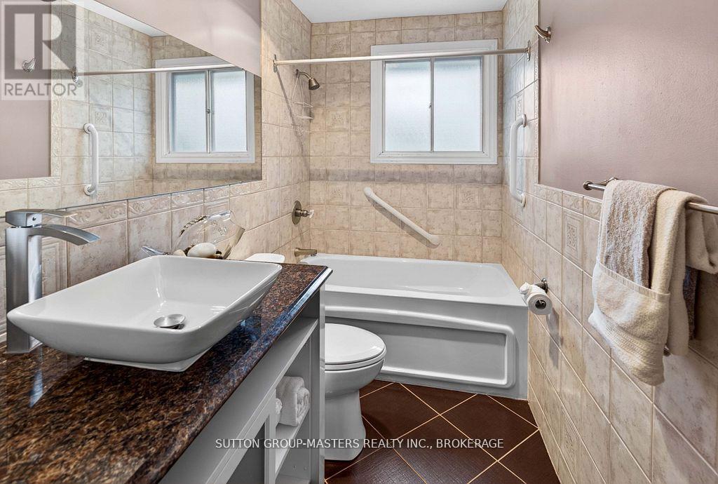 259 INVERNESS CRESCENT - 33