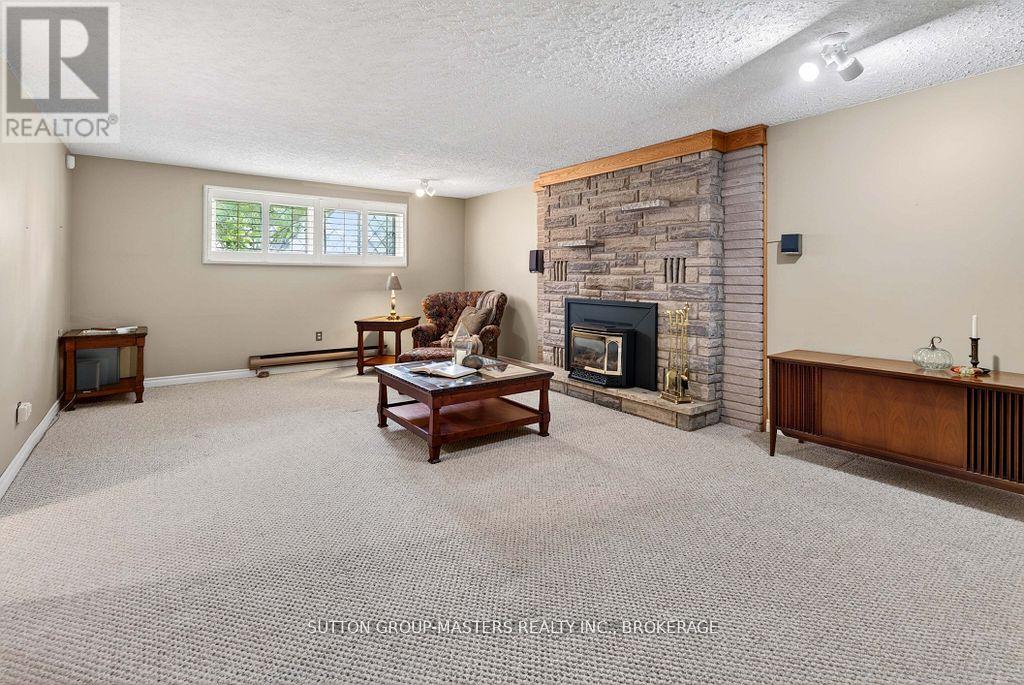 259 INVERNESS CRESCENT - 37