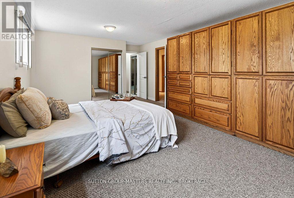 259 INVERNESS CRESCENT - 40