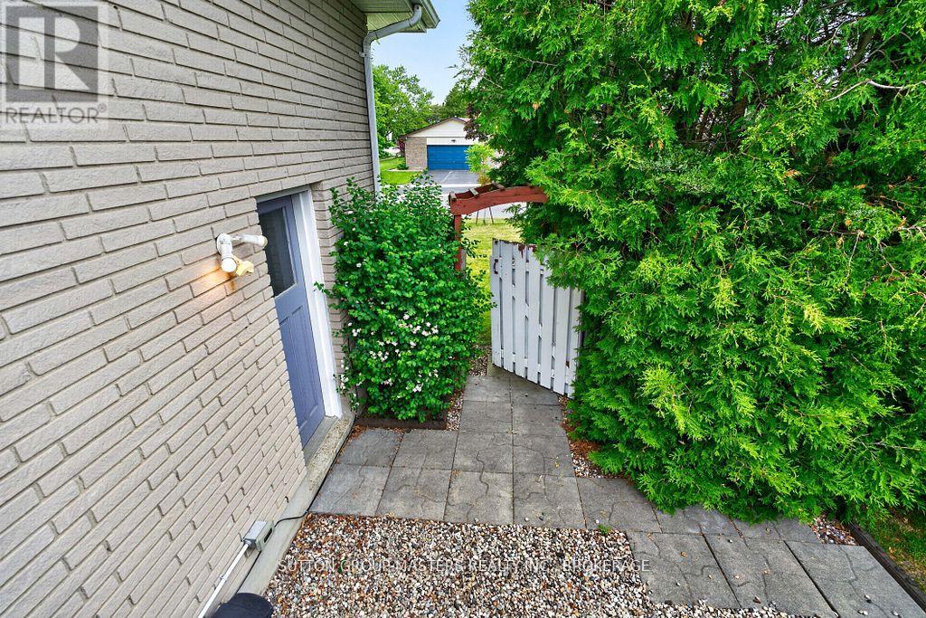 259 INVERNESS CRESCENT - 43
