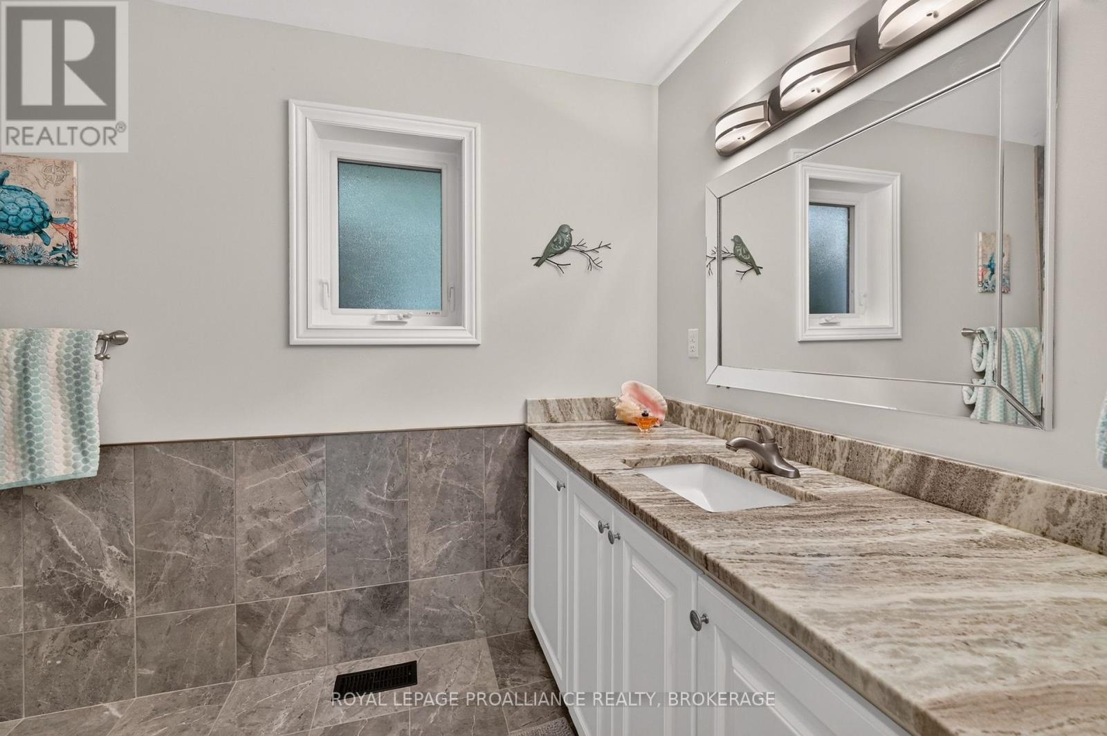 535 MAIN STREET - 26
