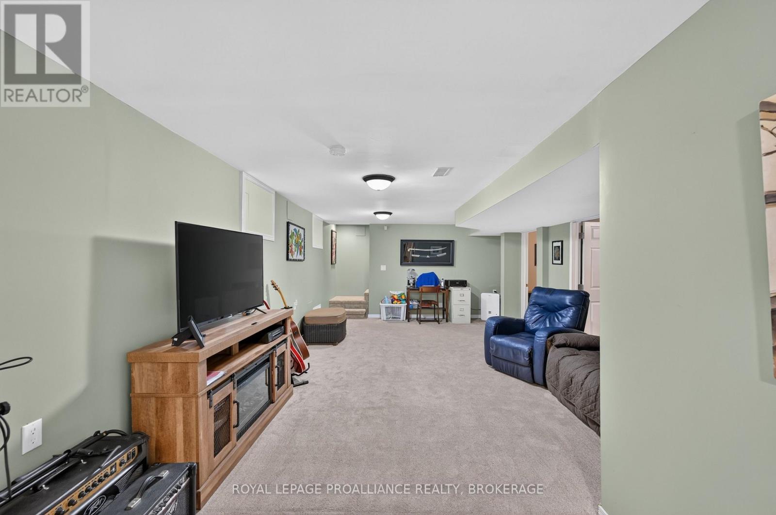 535 MAIN STREET - 32