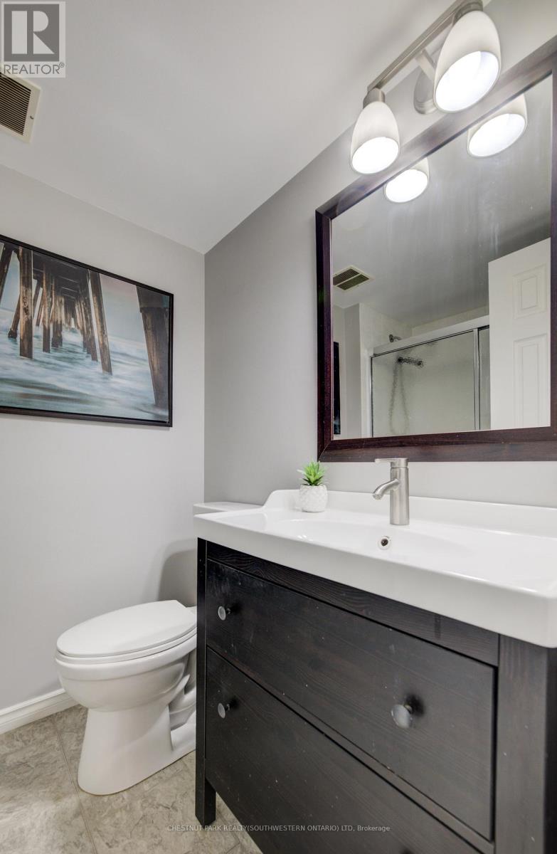 #401 260 SHELDON AVENUE N - 22
