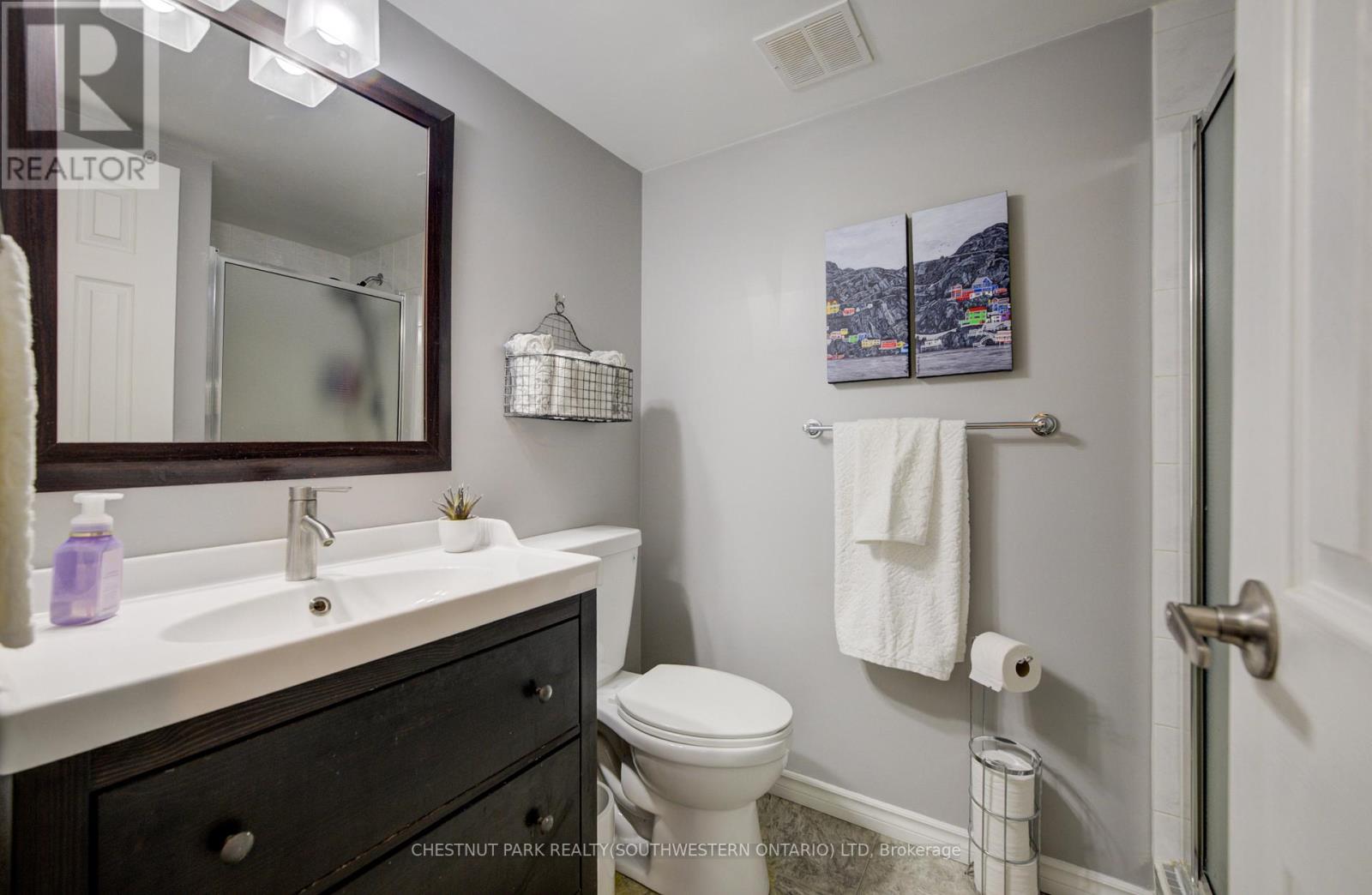 #401 260 SHELDON AVENUE N - 26