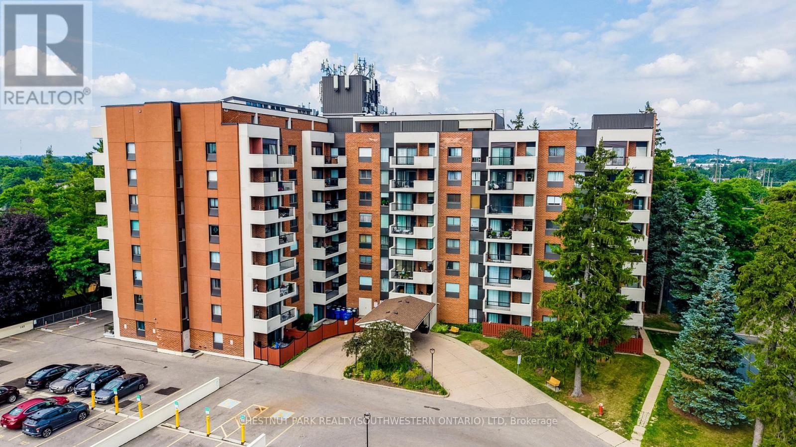 #401 260 SHELDON AVENUE N - 3