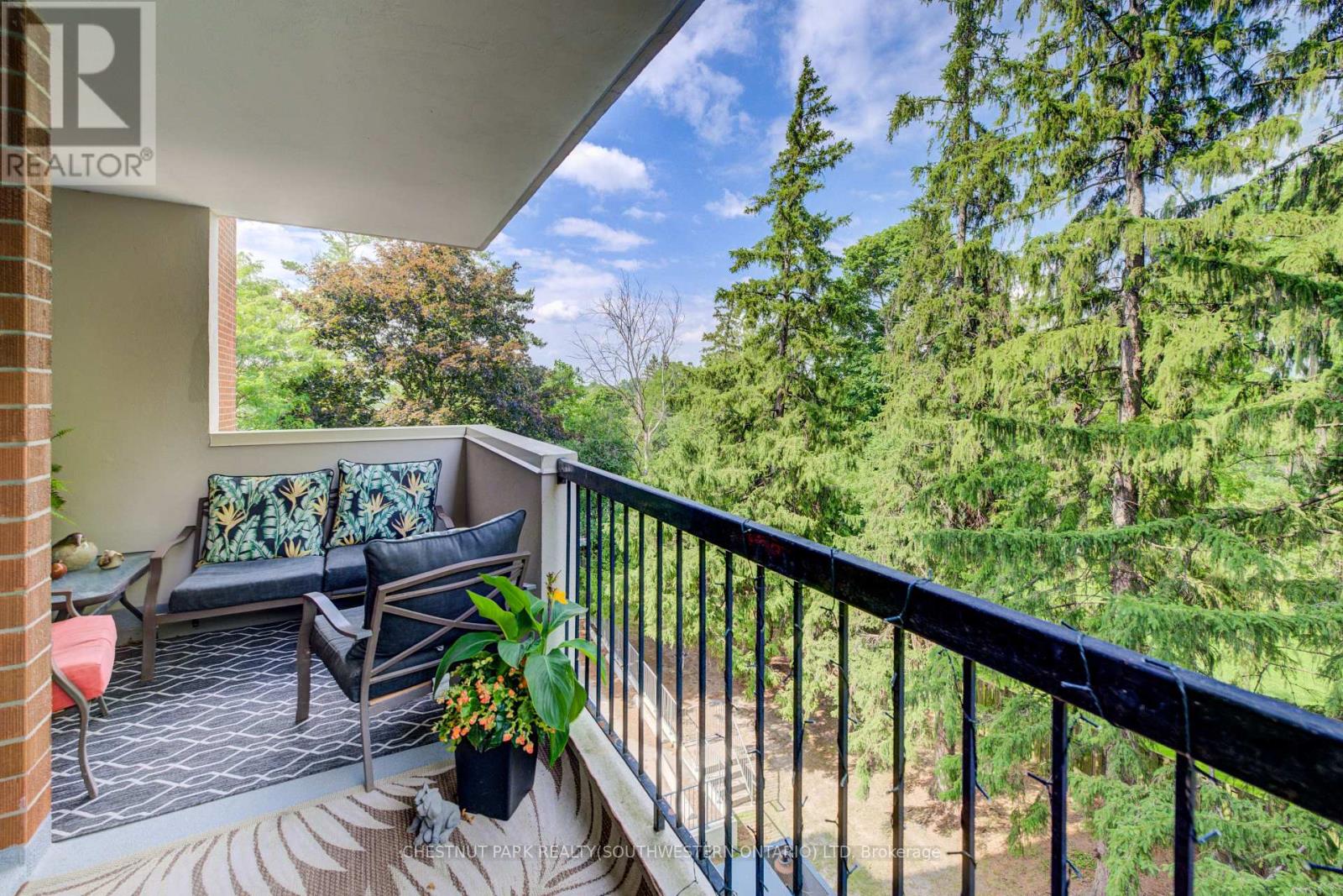 #401 260 SHELDON AVENUE N - 30