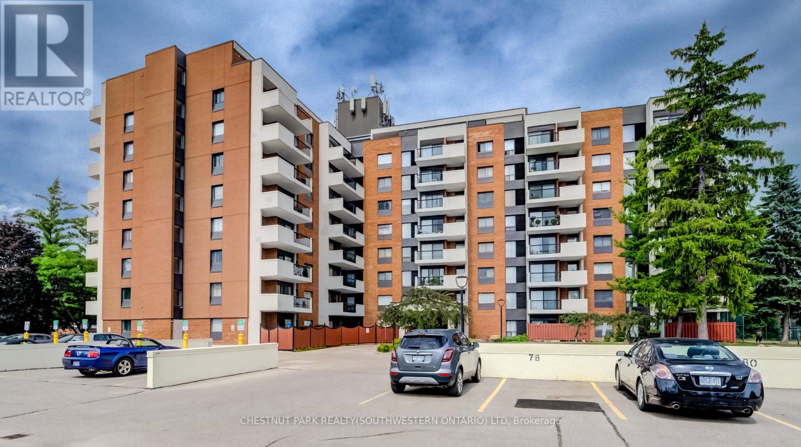 #401 260 SHELDON AVENUE N - 42