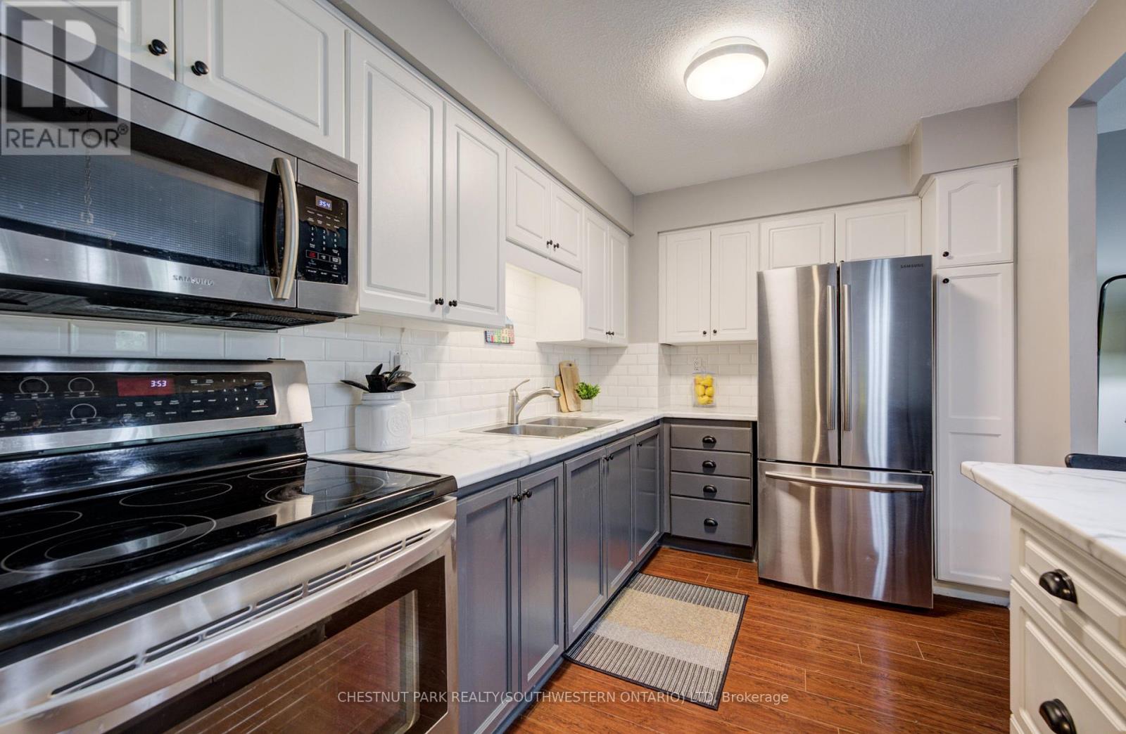 #401 260 SHELDON AVENUE N - 7