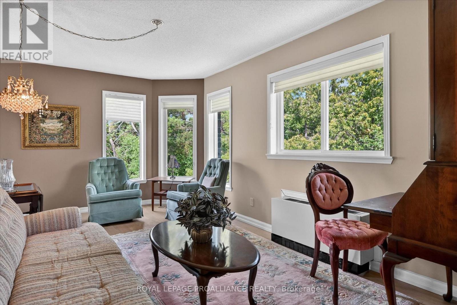 #312A 1099 CLONSILLA AVENUE - 15