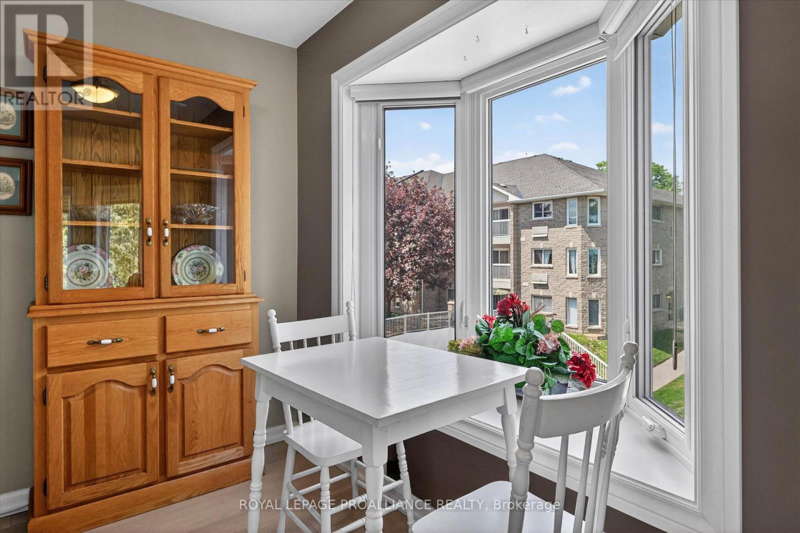 #312A 1099 CLONSILLA AVENUE - 18