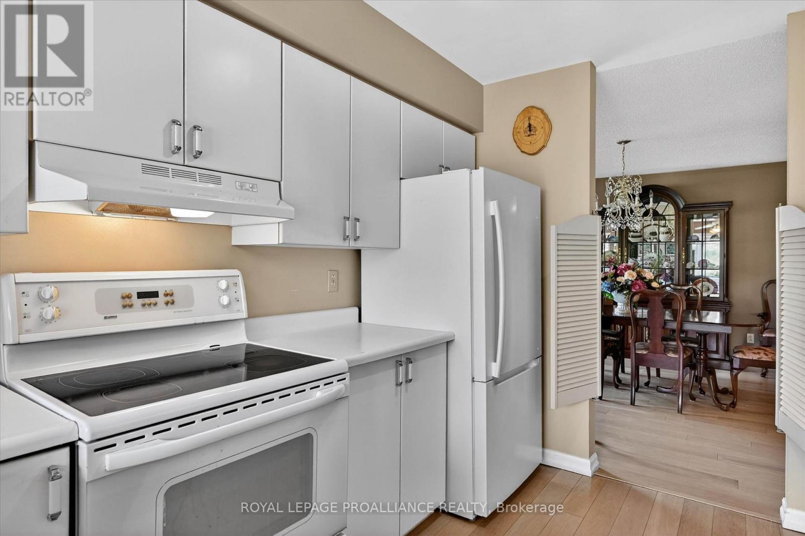 #312A 1099 CLONSILLA AVENUE - 21