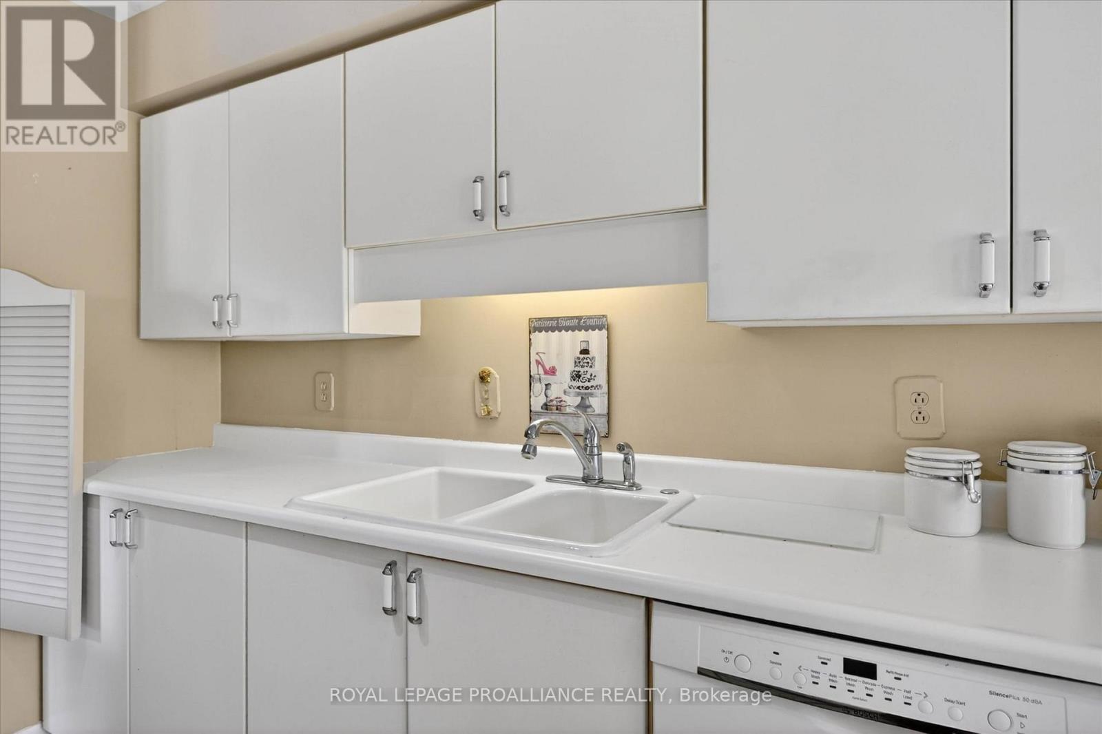 #312A 1099 CLONSILLA AVENUE - 24