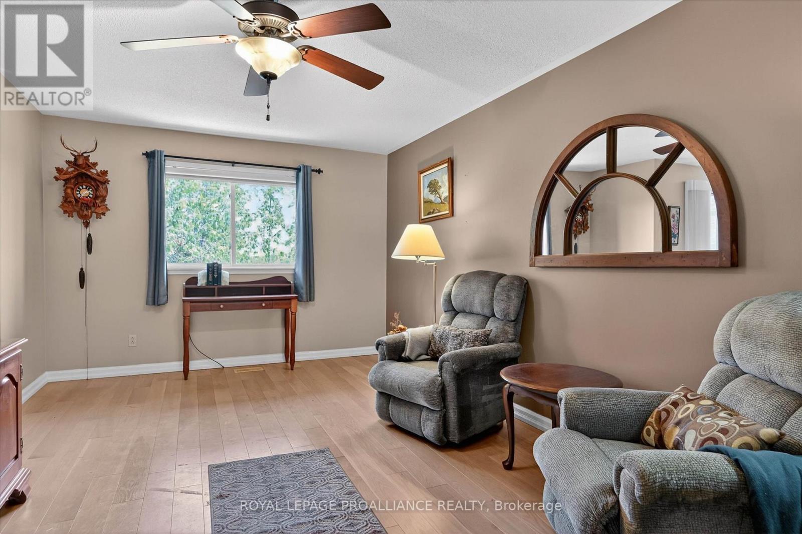 #312A 1099 CLONSILLA AVENUE - 25