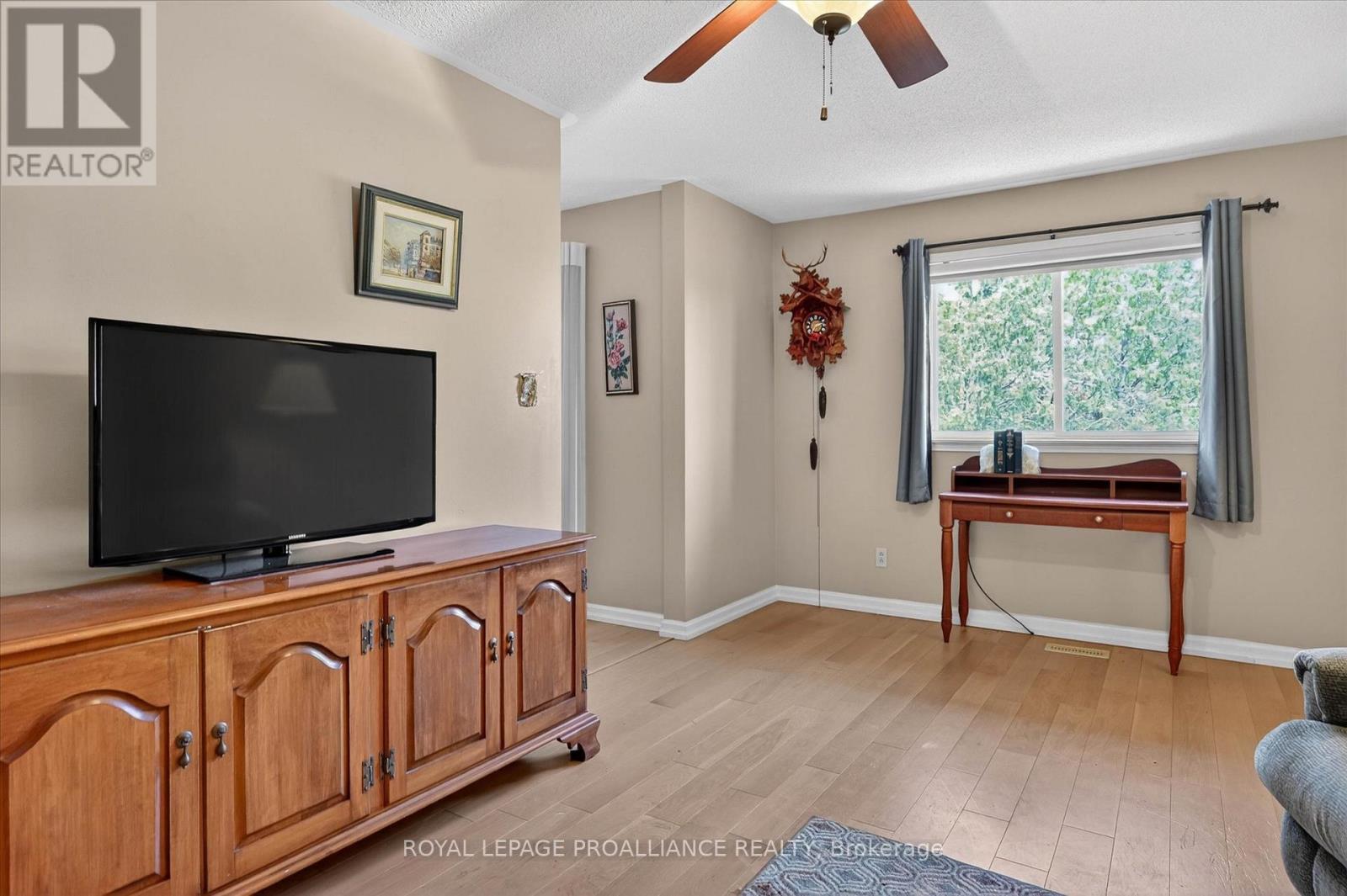 #312A 1099 CLONSILLA AVENUE - 26