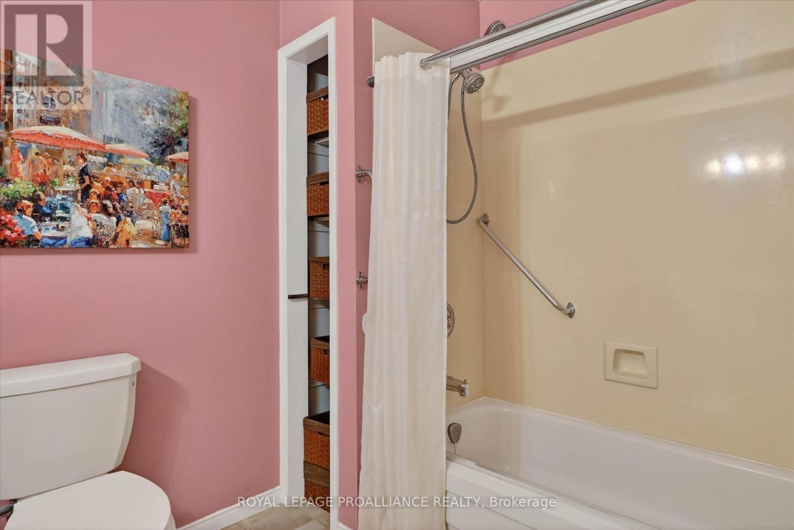 #312A 1099 CLONSILLA AVENUE - 34