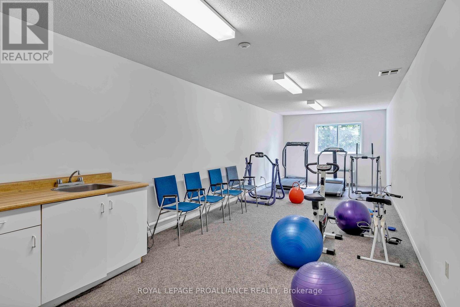 #312A 1099 CLONSILLA AVENUE - 44