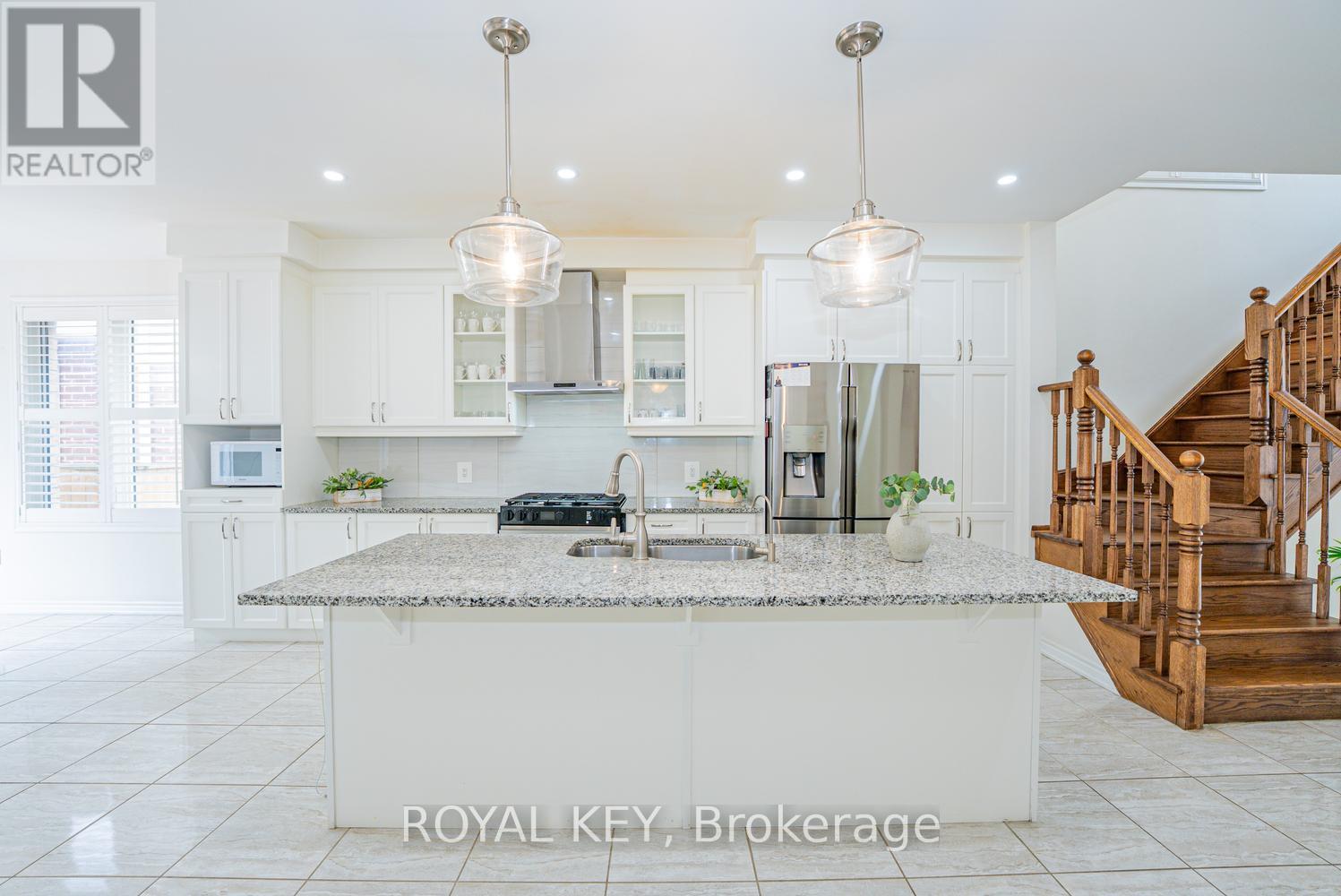 348 EQUESTRIAN WAY - 11