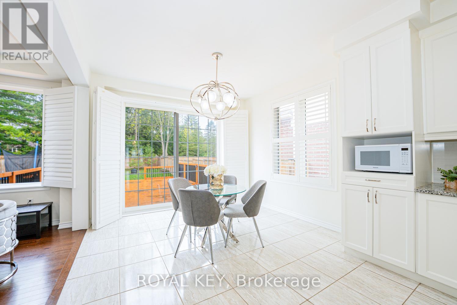 348 EQUESTRIAN WAY - 12