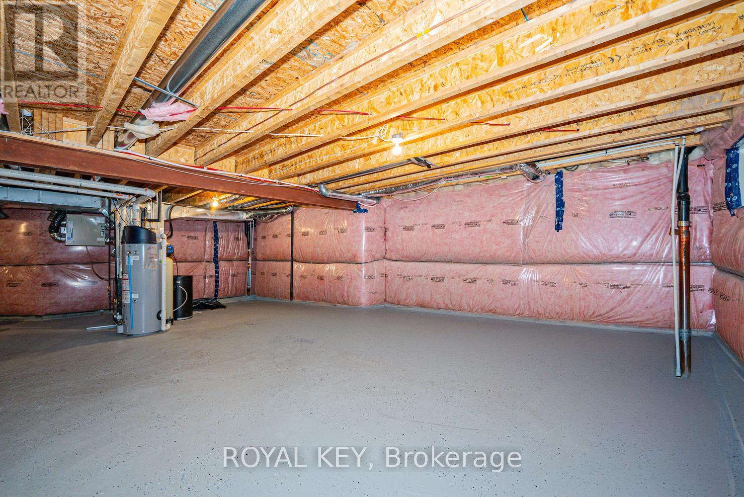 348 EQUESTRIAN WAY - 40