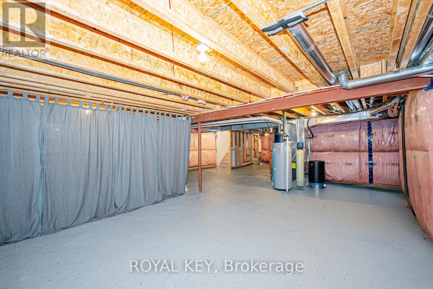 348 EQUESTRIAN WAY - 41