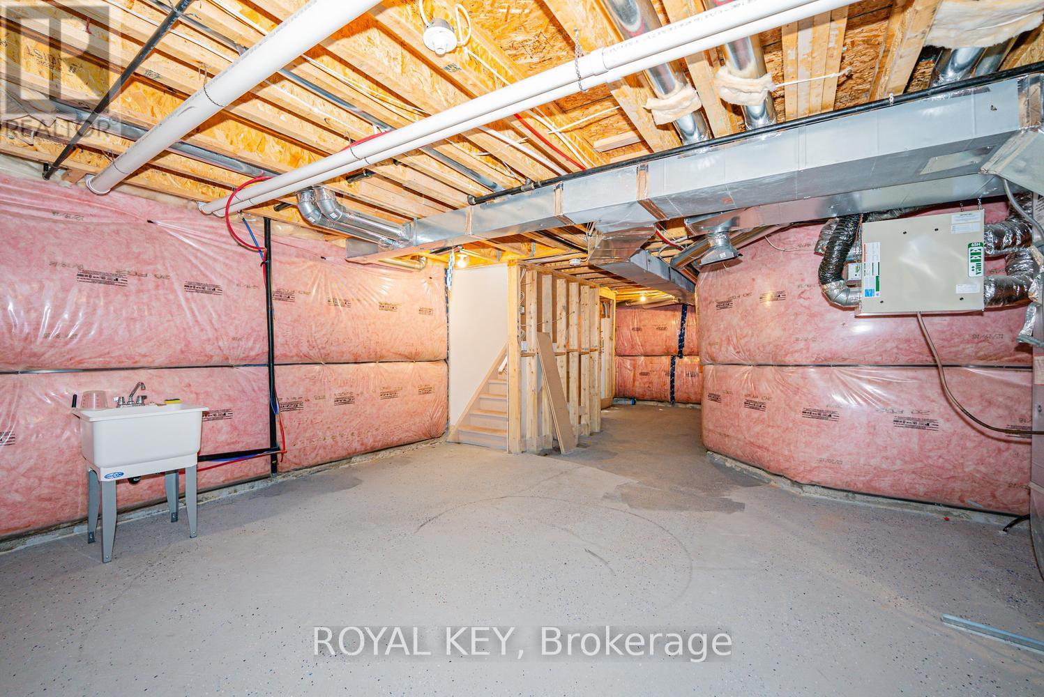 348 EQUESTRIAN WAY - 42