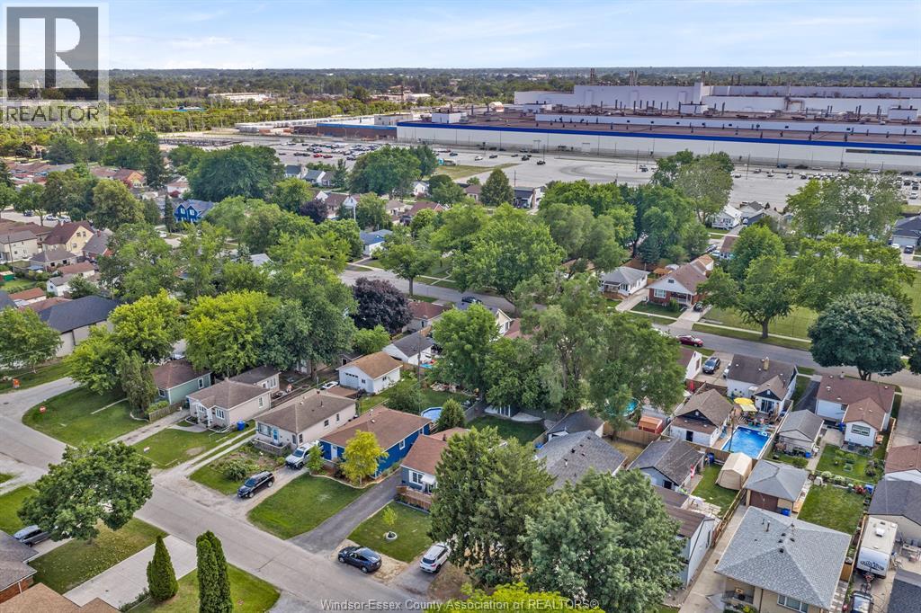 2575 MEIGHEN ROAD - 32