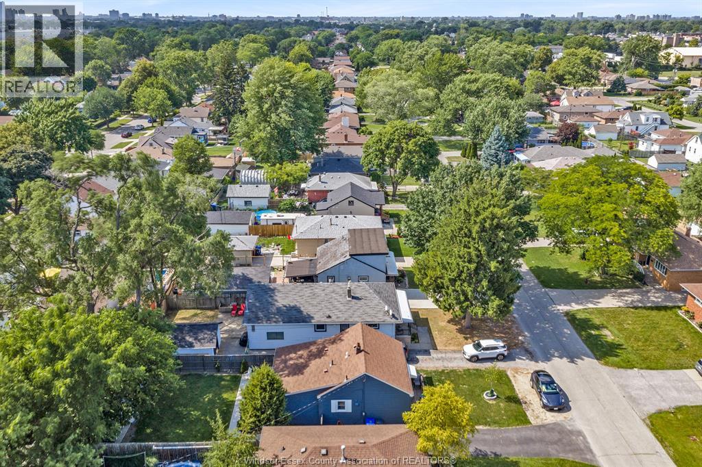 2575 MEIGHEN ROAD - 34